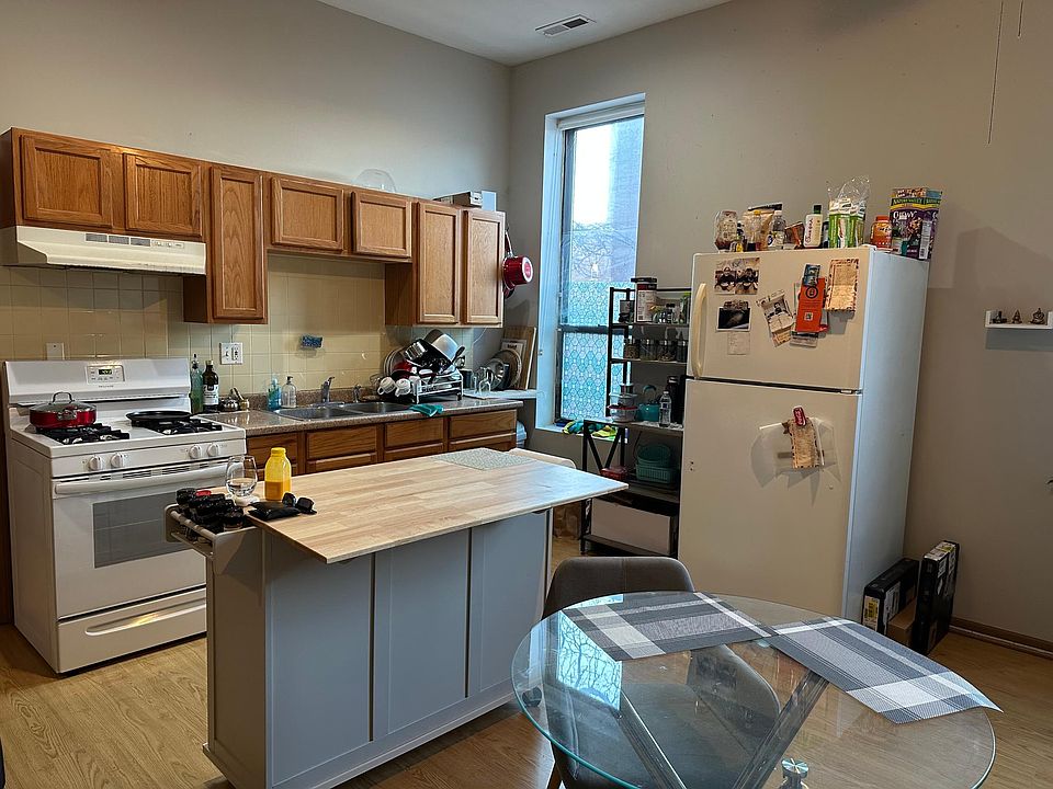 2nd image of 3049 S Parnell Ave #2