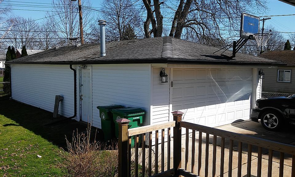 1st image of 984 Cardwell St