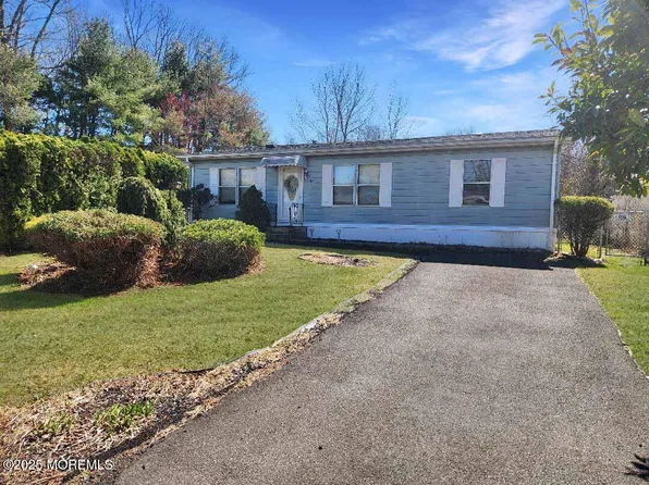 5 Fallow Drive, Manalapan, NJ 07726