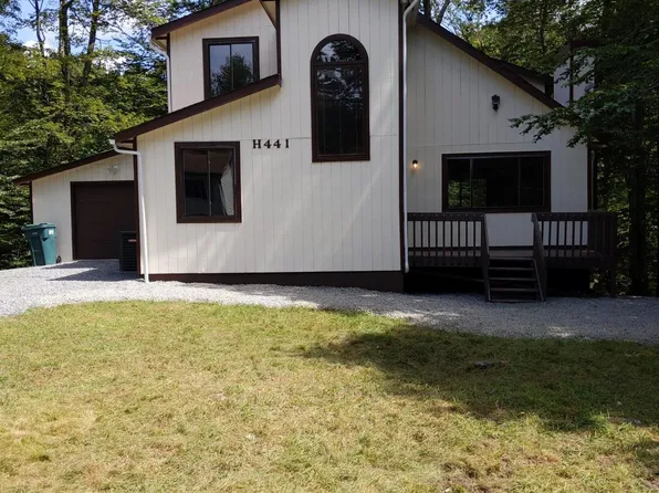 8819 Cloudcrest Dr, Tobyhanna, PA 18466