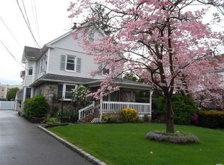 19 Mill Ln, Huntington, NY 11743