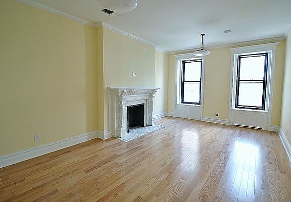 3rd image of 112 E 17th St APT 4W