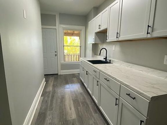 5th image of 1711-1715 Main St #H