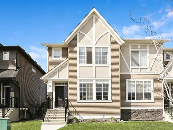 32 S Wolf Cres, Okotoks, AB T1S 5V2