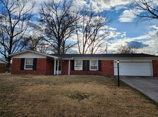 4416 Briarcliff Dr, Alton, IL 62002