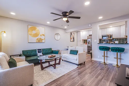 S Royal Crest Cir Photo 1