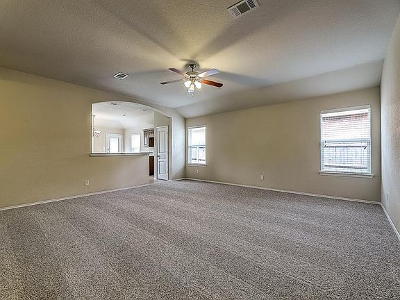 3rd image of 4724 Waterford Dr