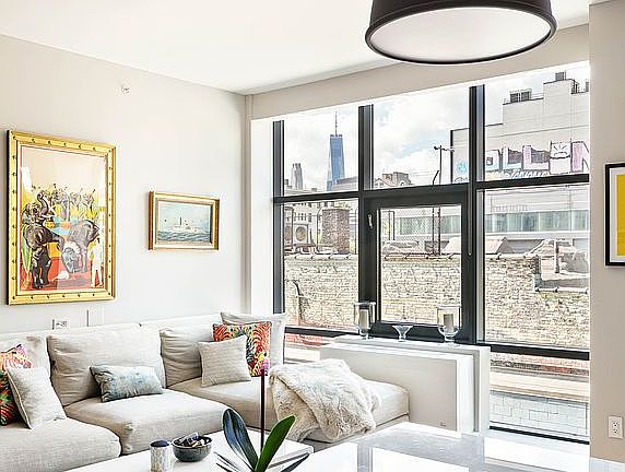 3rd image of 105 Norfolk St APT 3A