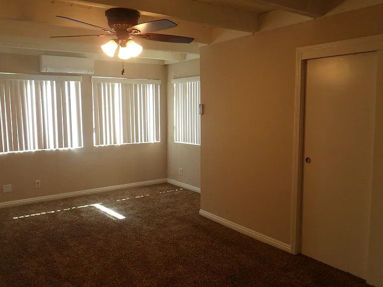 344 N Shattuck Pl — Photo 11