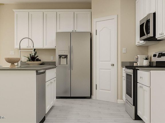 3rd image of 728 MURPHYS Drive