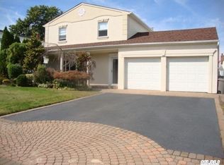2747 Belle Rd, Bellmore, NY 11710