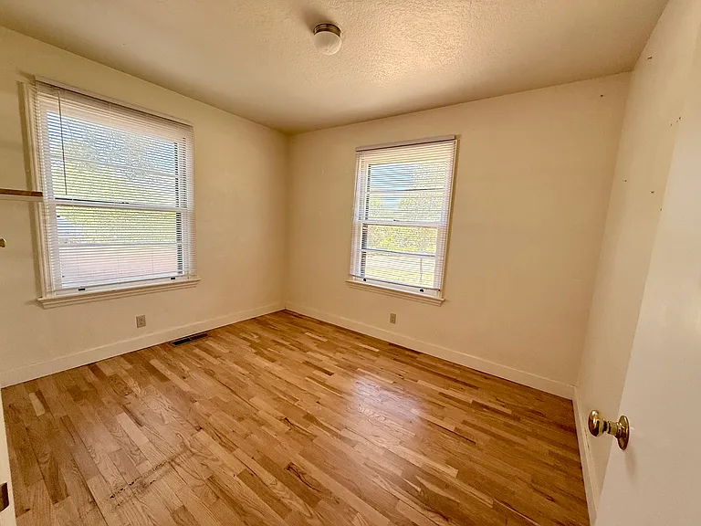 755 Walker Ave — Photo 13