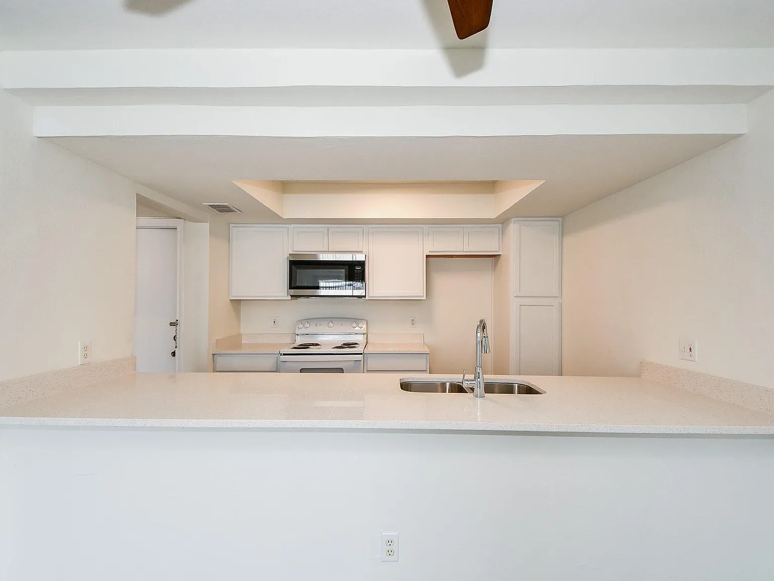 1 bed, 700 sqft, $950 — Photo 1