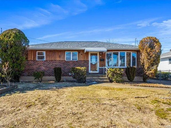 11 S 1st Street, Bethpage, NY 11714
