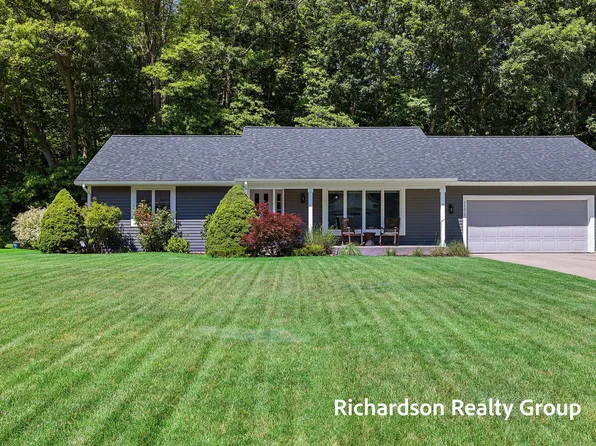 15317 Vintage Ave, Grand Haven, MI 49417