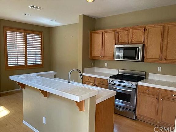 3rd image of 1135 N Solano Privado APT C