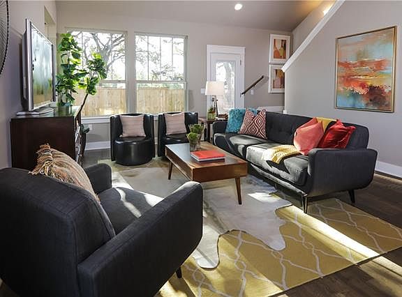 5th image of 10212 Autumn Wood Dr