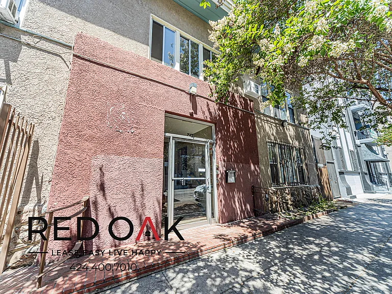 745 S Mariposa Ave #7 — Photo 6