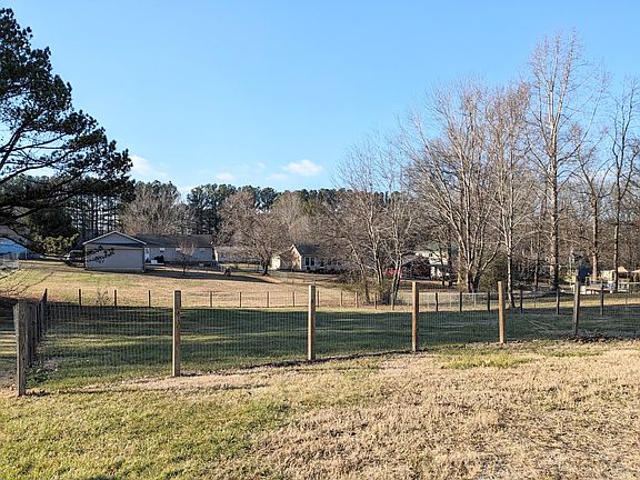 3rd image of 75 Glenview Dr