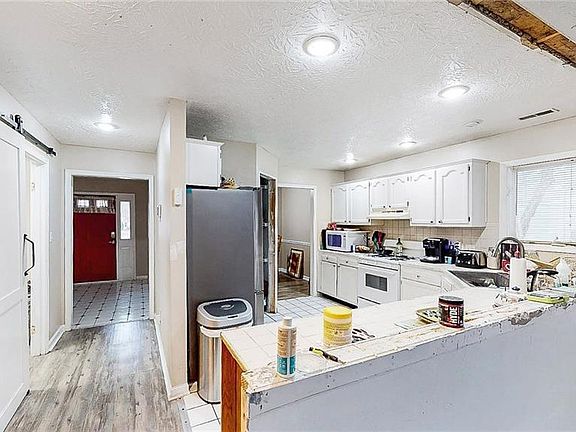 5th image of 1680 Parkthorne Dr