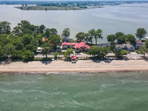 1431 Cedar Point Rd, Sandusky, OH 44870