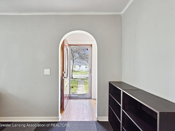 5th image of 1079 Marigold Ave