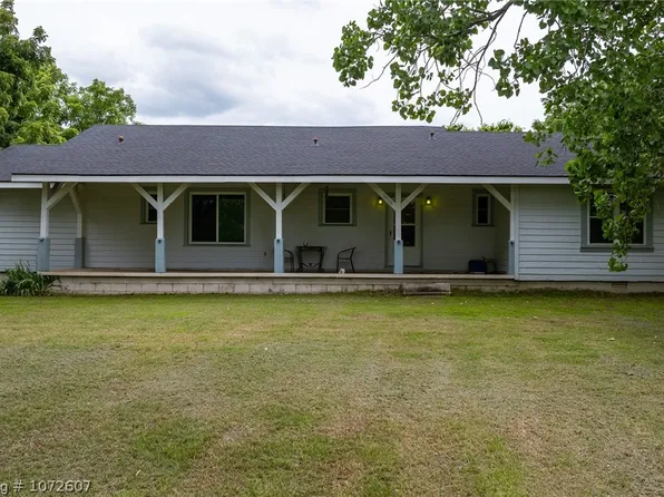 19118 193rd Ave, Spiro, OK 74959