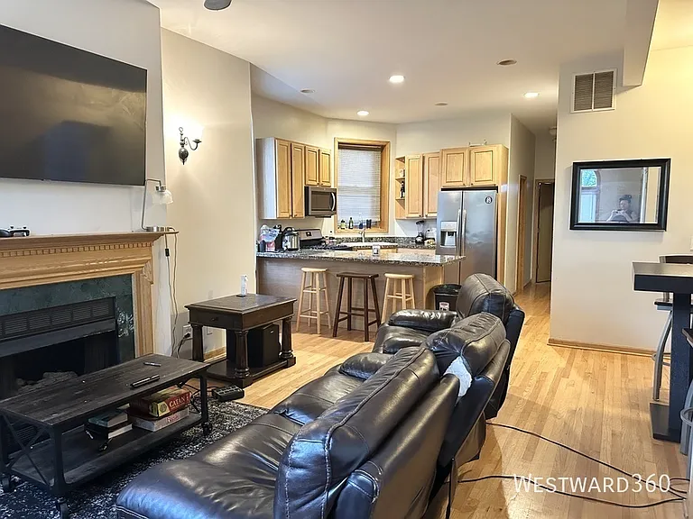 3311 N Seminary Ave #1F — Photo 5