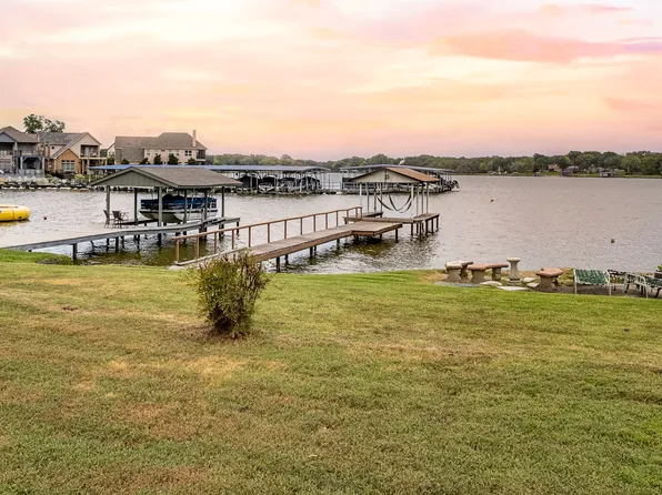 154 Memorial Dr, Gun Barrel City, TX 75156