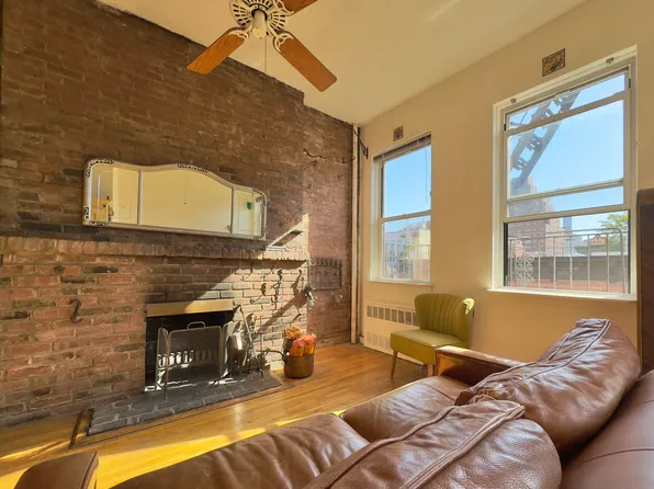 242 W 4th St APT 4A, Manhattan, NY 10014