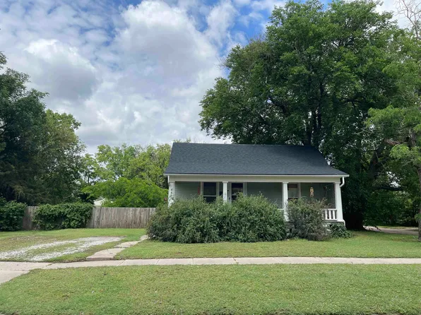 447 N Millwood St, Wichita, KS 67203