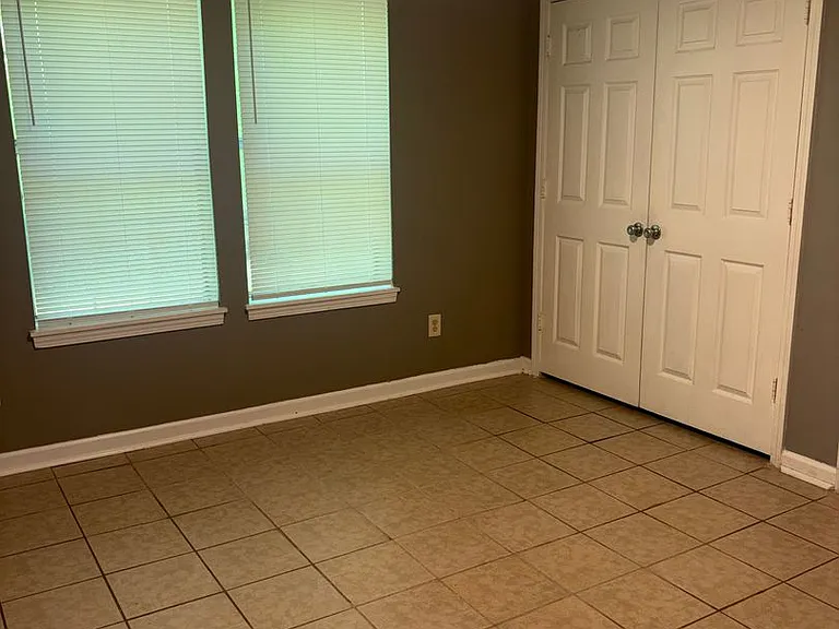 3840 Lassiter Mountain Apartments — Photo 12