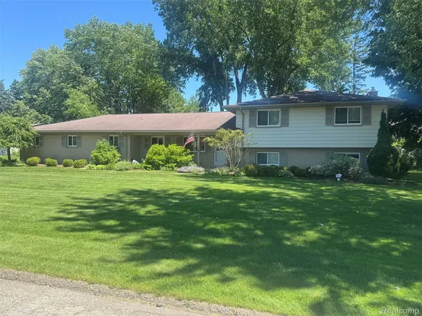 6925 Windham Ln, Bloomfield Hills, MI 48301