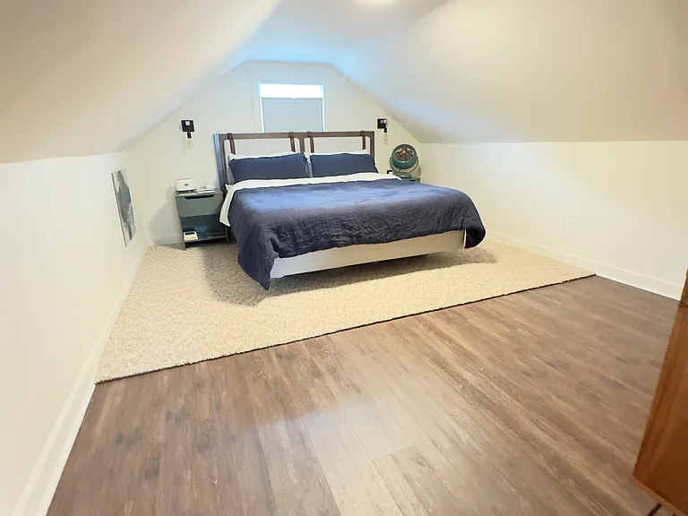 1104 Locust Ave — Photo 12