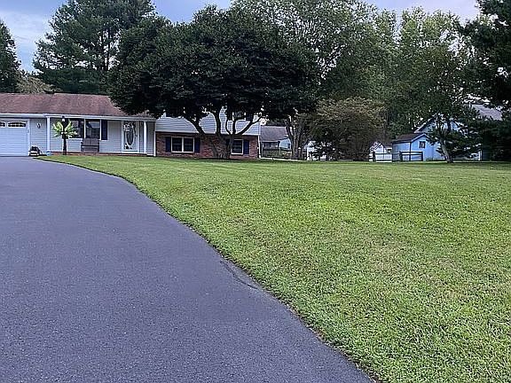 4th image of 1106 Johnson Rd