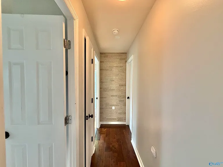 2110 Fernbrook Dr NE — Photo 10