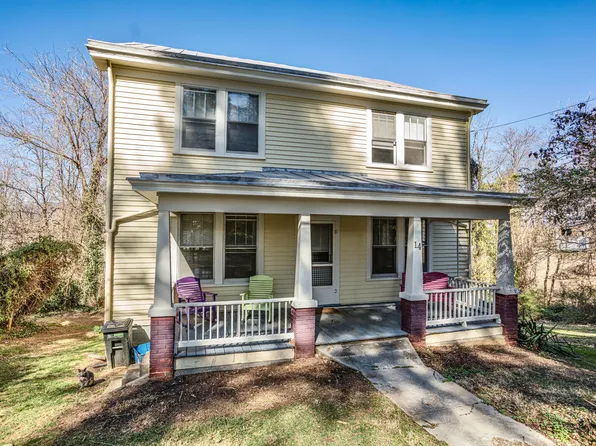 14 N Lewis St, Lexington, VA 24450