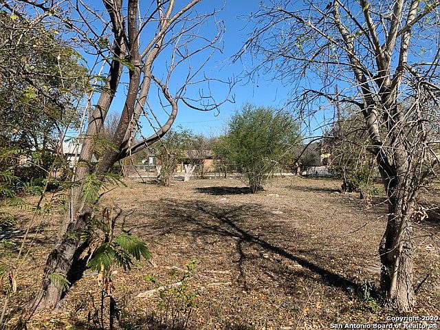 1st image of 2602 Lombrano St
