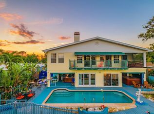 220 Sunlit Cove Dr NE, Saint Petersburg, FL 33702