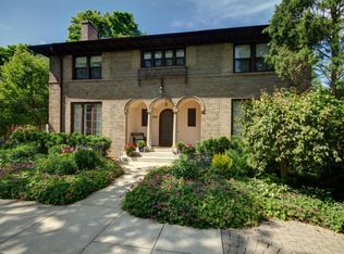 1737 Lake Dr SE, East Grand Rapids, MI