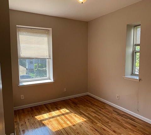 5th image of 364 White St APT 3