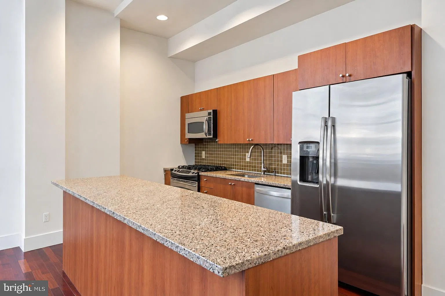 1101 Locust St — Photo 4