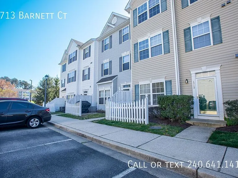 1713 Barnett Ct — Photo 2