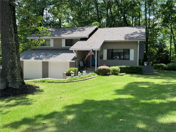 111 Shorecrest Dr, Seneca, SC 29672