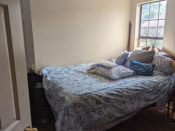 3rd image of 5451 Gardendale St
