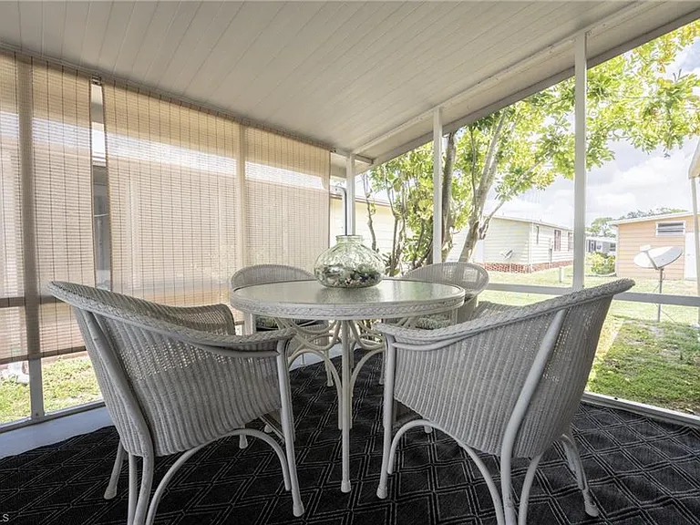 953 Bunker Hill Dr — Photo 13