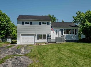 11 Janice Dr, Rochester, NY 14624