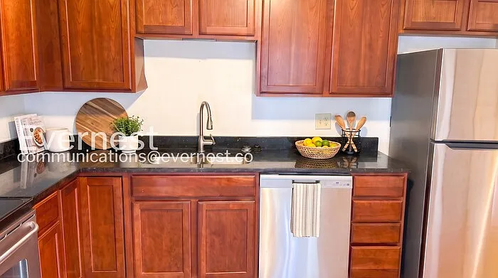 3 bed, 2.5 bath, 1560 sqft, $2,095 — Photo 3