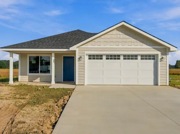 1923 NW Greenwood Ct, Topeka, KS 66608
