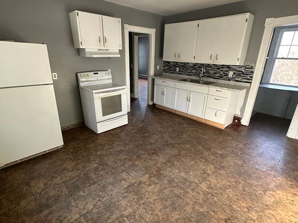 484 Waterville St APT 2